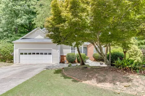 2020 Stone Forest Dr, Lawrenceville, GA 30043
