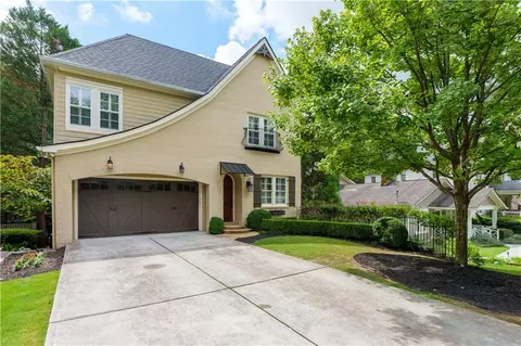 2881 Elliott Cir NE, Atlanta, GA 30305