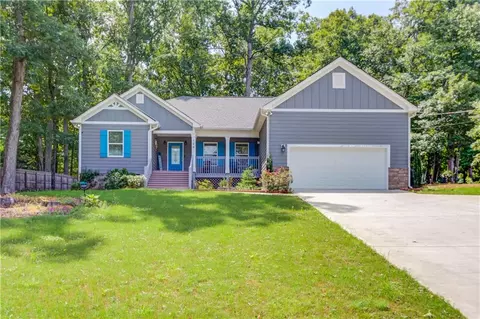 126 Holly Ct, Loganville, GA 30052