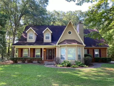 3691 Meadow Glen Cir, Ellenwood, GA 30294