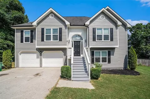 3815 Byrnwycke Dr, Buford, GA 30519
