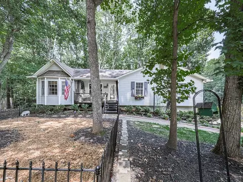 125 W Mountain Oak St, Canton, GA 30115