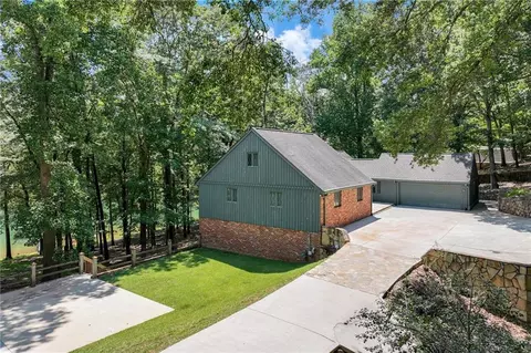 3674 Lamplighter Cove Rd, Gainesville, GA 30504