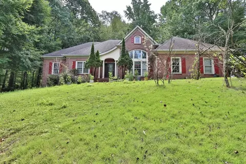 5945 Millstone Ln, Stone Mountain, GA 30087