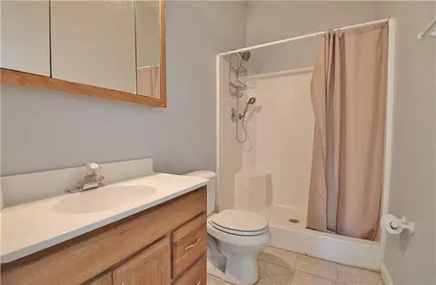 Bath - 303 Rocky Creek Rd, Hampton, GA 30228 photo 7 of 7