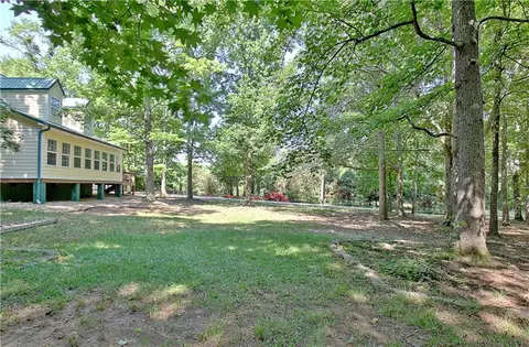 Exterior - 303 Rocky Creek Rd, Hampton, GA 30228 photo 1 of 31