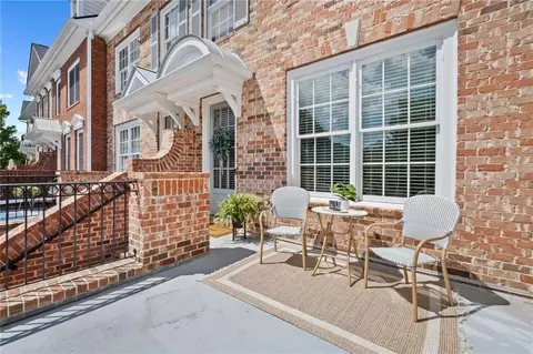 5911 Waters Edge Trl, Roswell, GA 30075