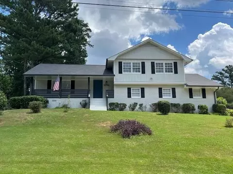 3242 Wintercreeper Dr, Lithonia, GA 30038
