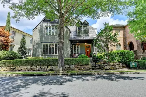 6810 Center Grove St, Cumming, GA 30040