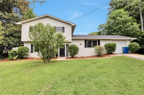 910 Michael Dr, Atlanta, GA 30349