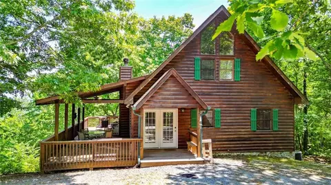 582 Fox Run Dr, Blue Ridge, GA 30513
