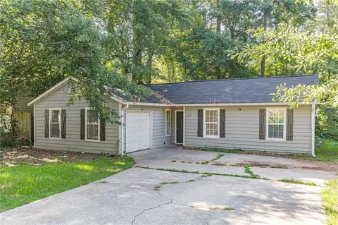 5175 Scarbrough Ln, Stone Mountain, GA 30088