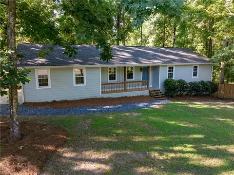 5753 Lake Ct NW, Kennesaw, GA 30152