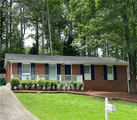 4076 Green Oak Dr, Atlanta, GA 30340