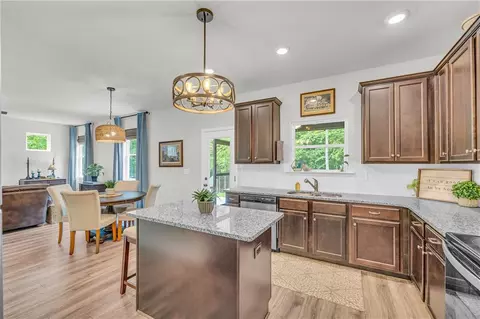 Kitchen - 241 Quail Forest Cir, Toccoa, GA 30577 photo 5 of 7