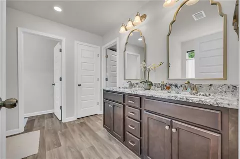 Entry Way - 241 Quail Forest Cir, Toccoa, GA 30577 photo 2 of 7