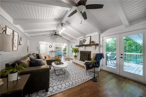1060 Farmhouse Rd, Gainesville, GA 30506