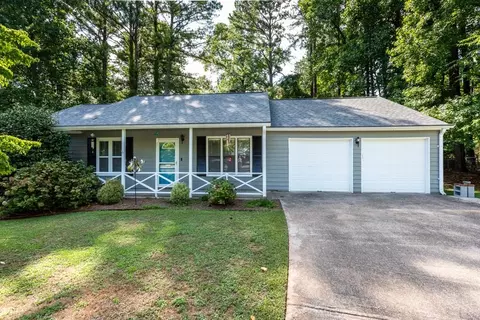 606 Knollwood Ct, Woodstock, GA 30188