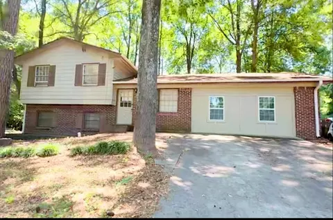 2581 Sparta Dr, Morrow, GA 30260