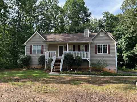 210 Benjamin Dr, Rockmart, GA 30153