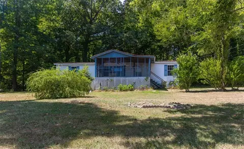 93 Valley Trl SE, Acworth, GA 30101
