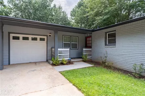 2096 Chestnut Hill Cir, Decatur, GA 30032