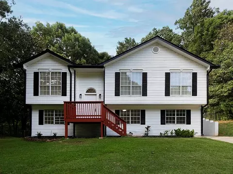 6321 Mitchell Creek Dr, Flowery Branch, GA 30542