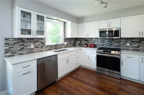3160 Abbotts Pointe Dr, Duluth, GA 30097 photo 9