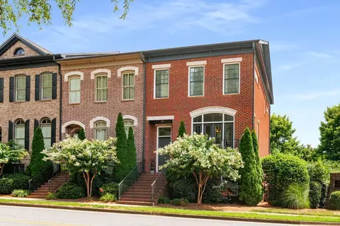652 Village Park Dr NW, Kennesaw, GA 30144