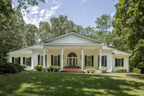 3205 Spalding Dr, Sandy Springs, GA 30350
