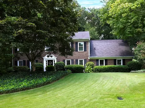 484 Guilford Cir, Marietta, GA 30068