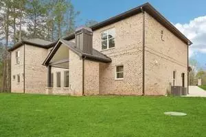 Exterior - 2861 Tree Top Rd, Dacula, GA 30019 photo 4 of 7