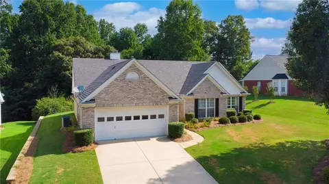 6172 Glen Oak Dr, Flowery Branch, GA 30542