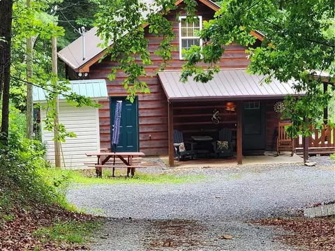 870 Morton Dr, Ellijay, GA 30540