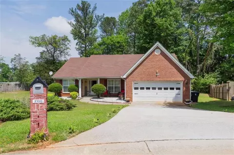 2100 Thorndale Dr, Lilburn, GA 30047