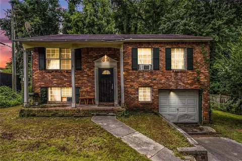 1041 Boca Raton Dr, Forest Park, GA 30297