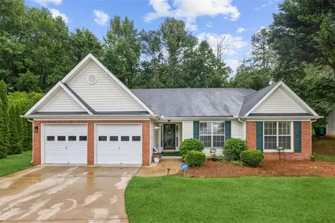 5801 Lakeview Cir, Lithonia, GA 30058