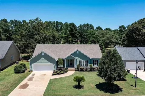 227 Fairway Cir, Americus, GA 31709