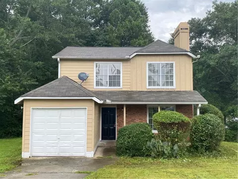 2044 W Morgans Bluff Ct, Lithonia, GA 30058