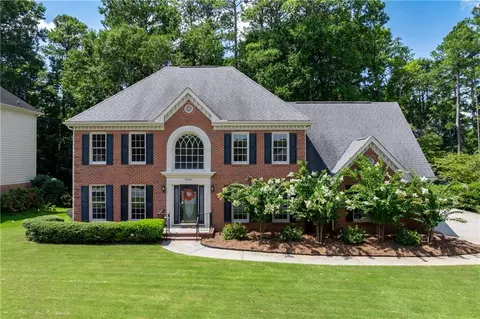 2042 Queen Victoria Ct, Lawrenceville, GA 30043