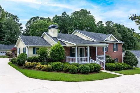 5650 Enchantress Ln, Buford, GA 30518