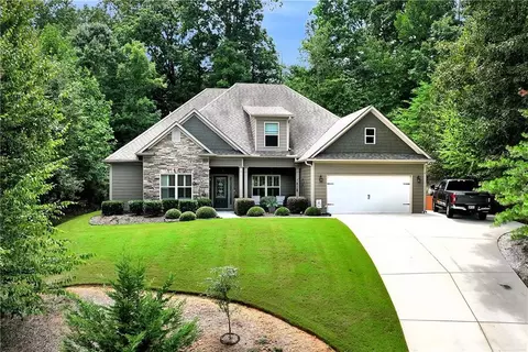2645 Waters Edge Dr, Gainesville, GA 30504
