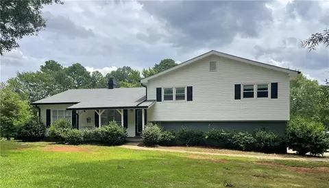 1372 Bennett Rd, Grayson, GA 30017