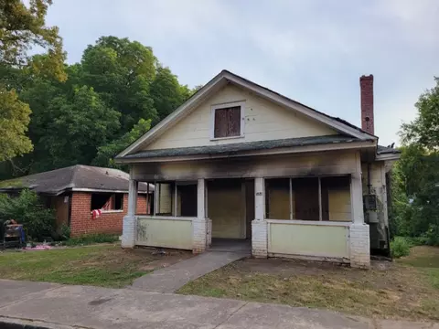 584 Simmons St NW, Atlanta, GA 30318