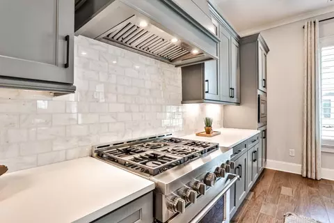 1880 Commons Cir, Chamblee, GA 30341 photo 17