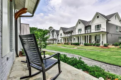 1880 Commons Cir, Chamblee, GA 30341 photo 12