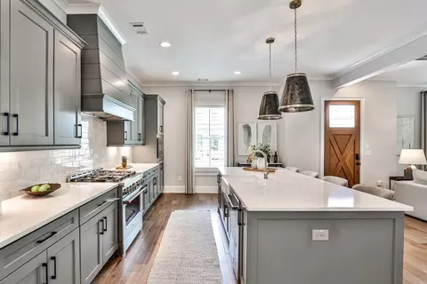 1880 Commons Cir, Chamblee, GA 30341 photo 16