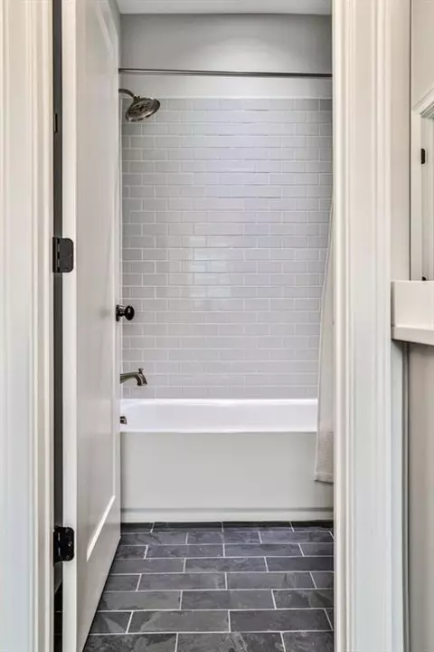 1880 Commons Cir, Chamblee, GA 30341 photo 32