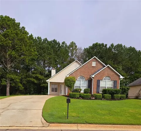 12387 Riviera Dr, Fayetteville, GA 30215