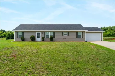 260 Grandview Dr, Jefferson, GA 30549